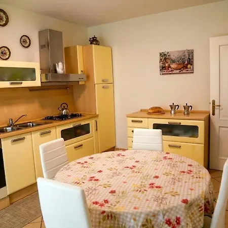 Apartment La Casa Dei Platani *